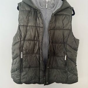 Andrew Marc Sport Women’s XL Hooded Puffer Vest